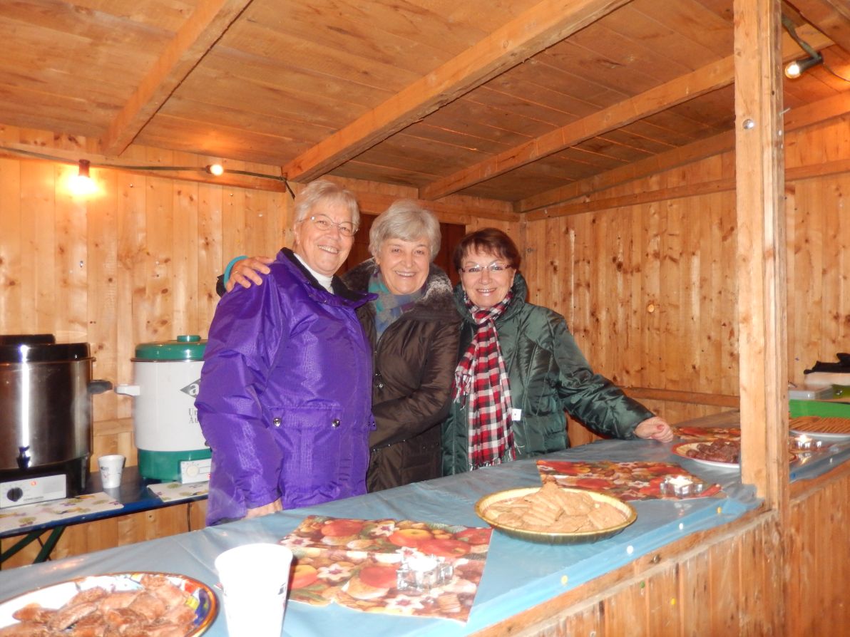 2016-086 Engerl im Gluehweinst.jpg